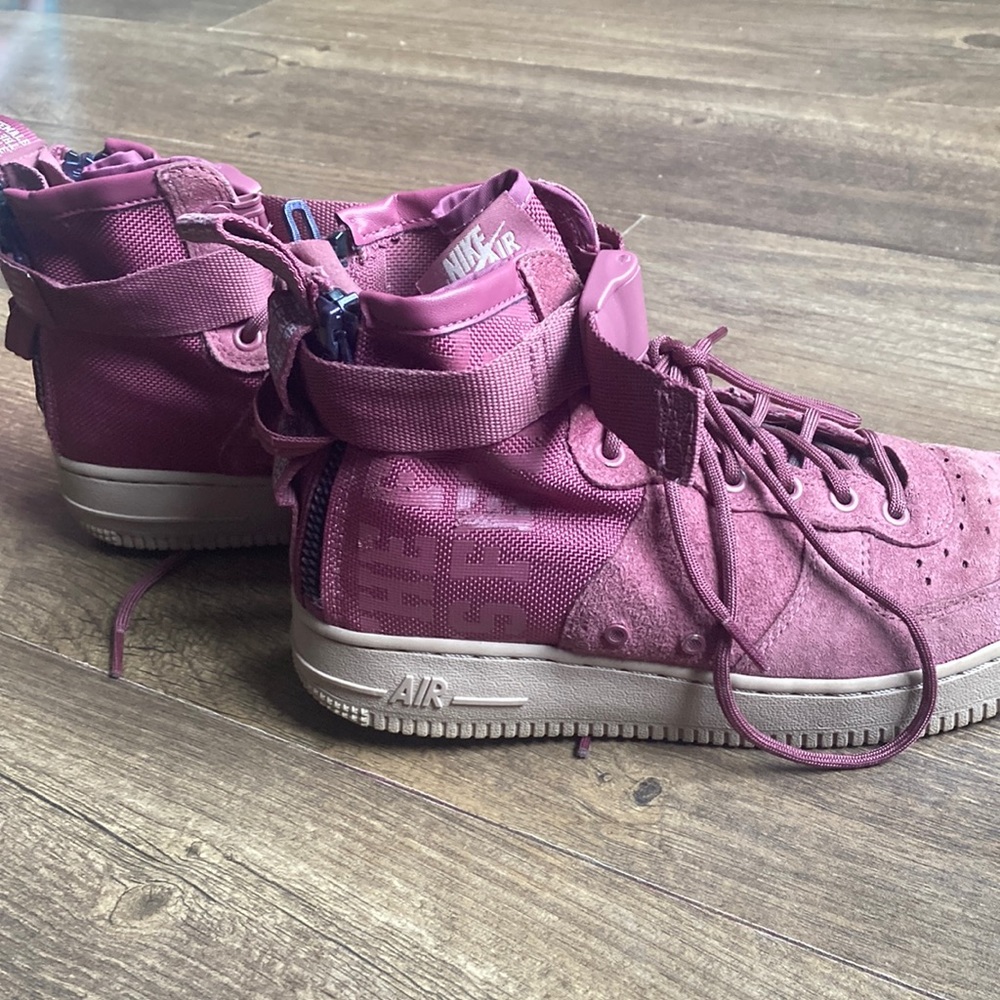 The Force is Female Nikes Sz 8 Women’s